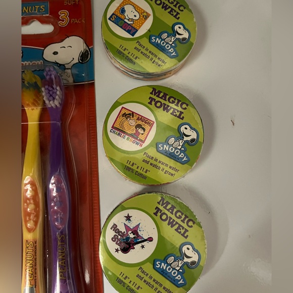 Peanuts Kids Toothbrush and Magic Towel Set - Purple, Yellow - Picture 2 of 4